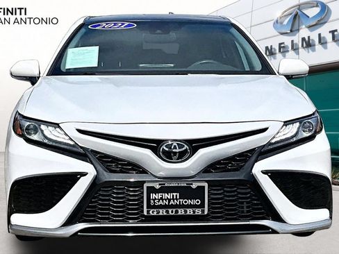 Used 2021 Toyota Camry XSE FWD image 4