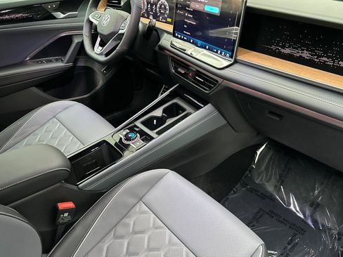 New 2026 Volkswagen Tiguan SEL R-Line image 15