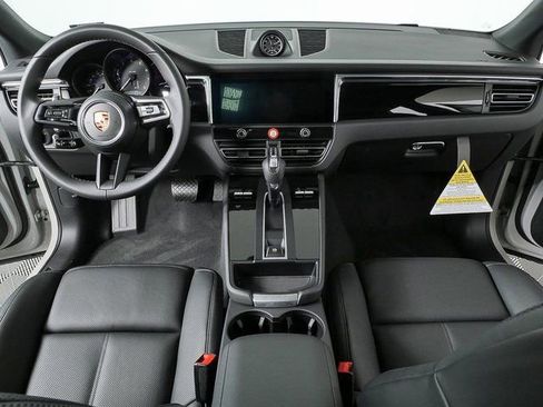 New 2026 Porsche Macan image 19