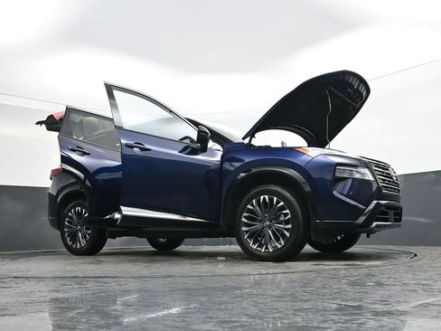 Used 2024 Nissan Rogue Platinum w/ Platinum Premium Package image 50