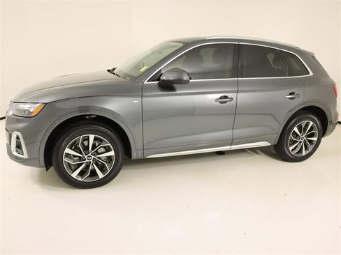 Certified 2022 Audi Q5 2.0T Premium Plus image 2