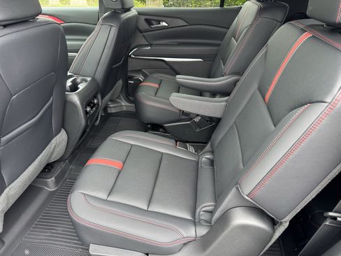 New 2026 Chevrolet Traverse RS w/ LPO, Floor Liner Package AWD/4WD image 15