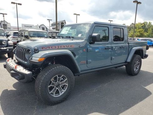 New 2025 Jeep Gladiator Mojave image 3