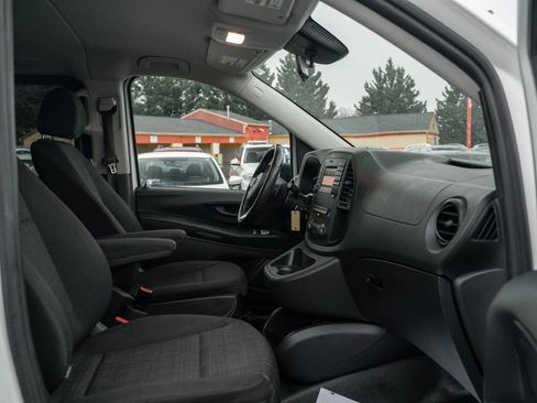 Used 2017 Mercedes-Benz Metris Van 4D image 12