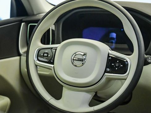 Certified 2025 Volvo XC60 B5 Core AWD/4WD image 13