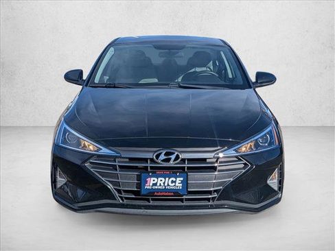 Used 2019 Hyundai Elantra SE image 2