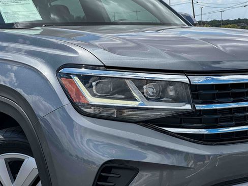 Used 2023 Volkswagen Atlas Cross Sport SE FWD image 3