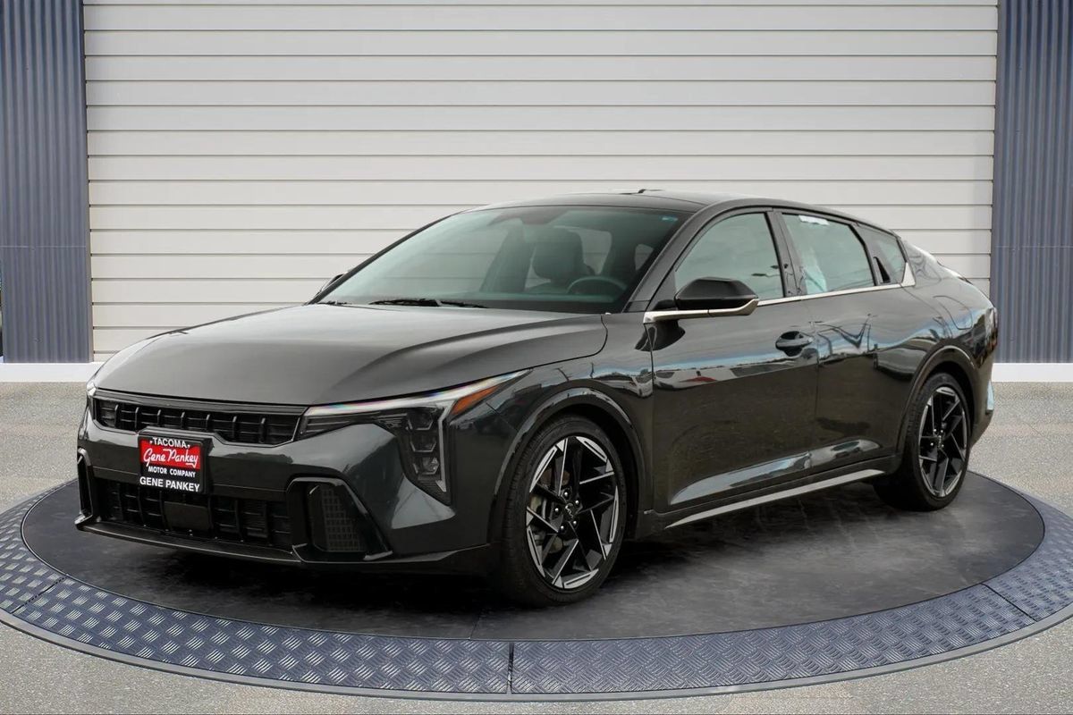 Used 2025 Kia K4 GT-Line w/ GT-Line Sunroof Package FWD image 3