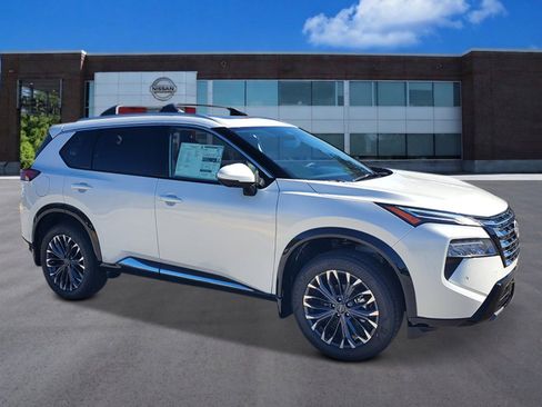 New 2026 Nissan Rogue Platinum w/ Platinum Premium Package AWD/4WD image 2