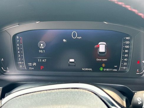 Used 2025 Honda Pilot Black Edition image 10