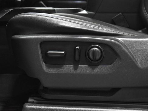 Used 2021 GMC Sierra 1500 SLT w/ SLT Convenience Package image 7