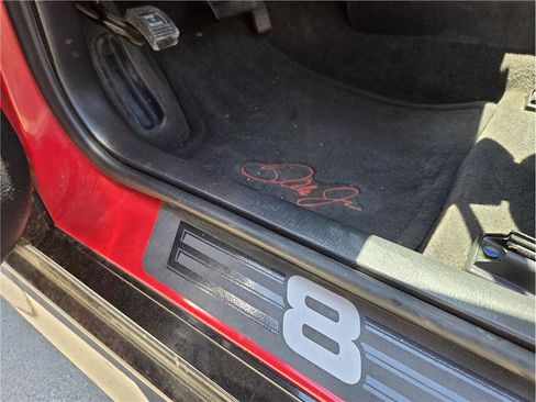 Used 2004 Chevrolet Monte Carlo SS w/ Dale Earnhardt Jr. Package FWD image 18