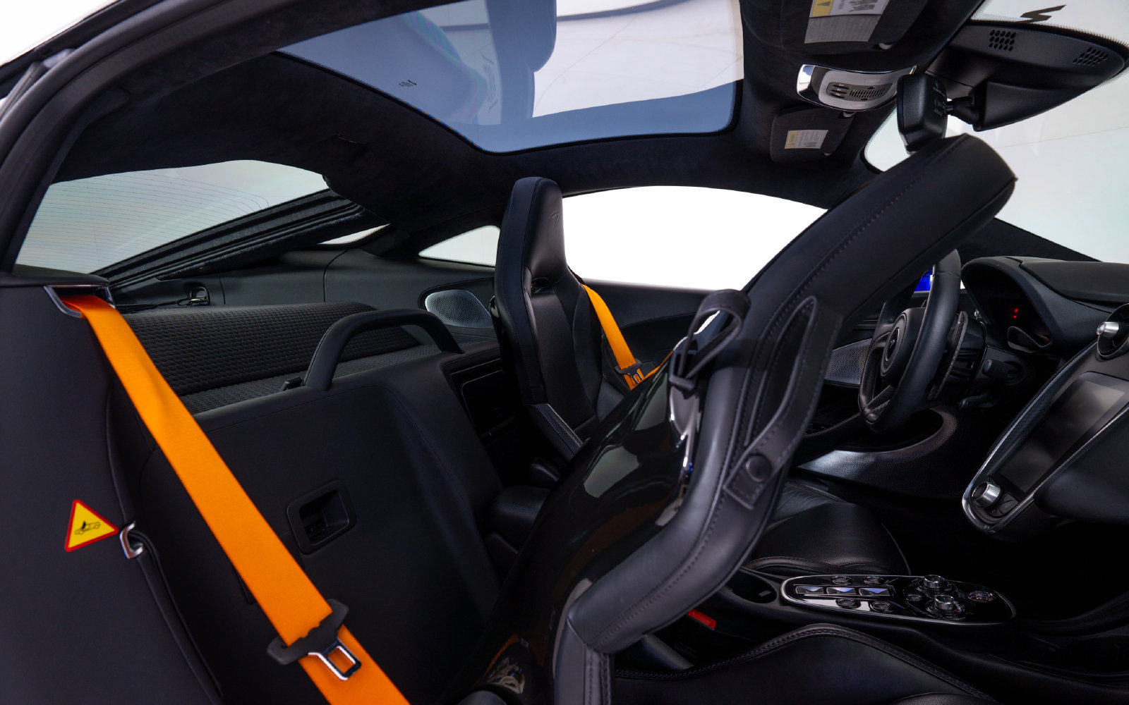 Used 2023 McLaren GT RWD image 24