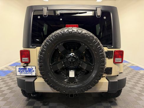 Used 2017 Jeep Wrangler Unlimited Sahara w/ Trailer Tow Group AWD/4WD image 10