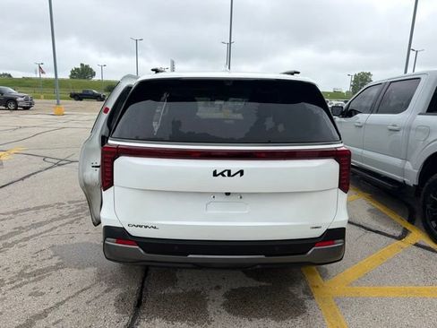 Used 2026 Kia Carnival SX Prestige FWD image 5