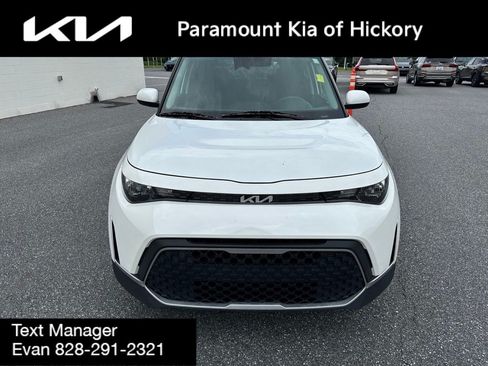 Used 2023 Kia Soul LX w/ Option Group 015 FWD image 2