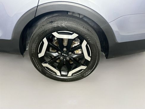 Used 2025 Kia Telluride S FWD image 11