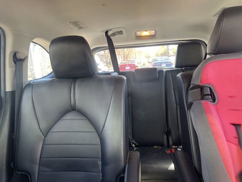 Used 2021 Toyota Highlander XLE image 18