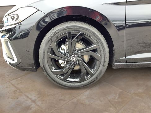 New 2026 Volkswagen Jetta SE FWD image 10