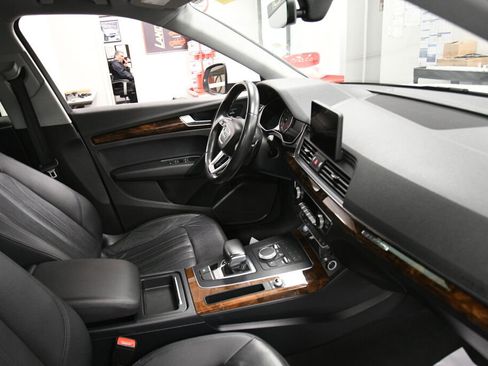 Used 2018 Audi Q5 2.0T Premium w/ Convenience Package AWD/4WD image 29