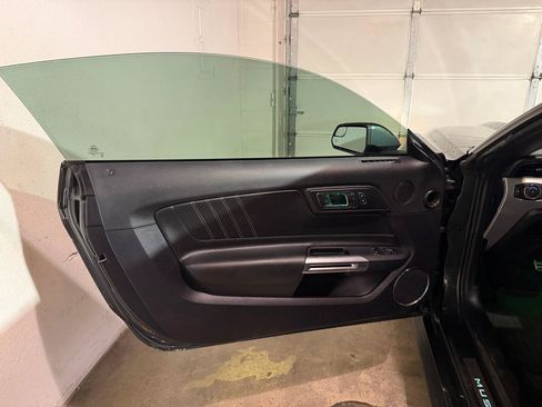 Used 2015 Ford Mustang Premium RWD image 9