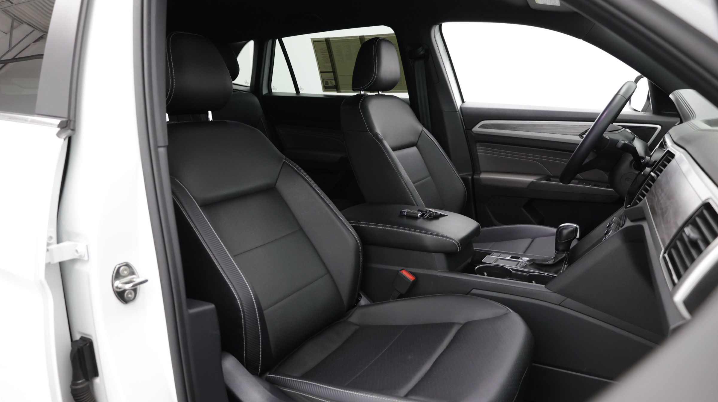 Used 2023 Volkswagen Atlas Cross Sport SE FWD image 35