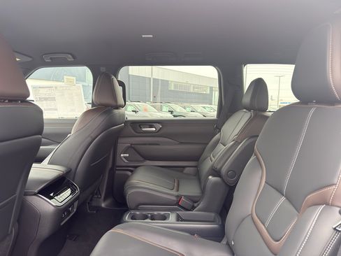 New 2026 Nissan Armada SL w/ Captain's Chari Seat Package AWD/4WD image 32
