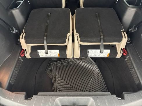 Used 2018 Ford Explorer XLT w/ Equipment Group 202A AWD/4WD image 27