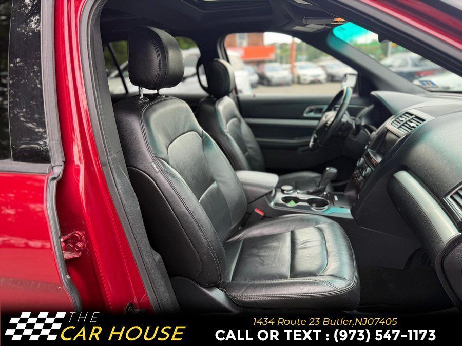 Used 2016 Ford Explorer XLT w/ Equipment Group 202A AWD/4WD image 24