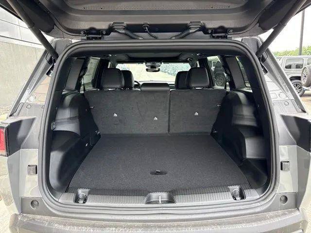 Used 2026 Jeep Cherokee Limited AWD/4WD image 5