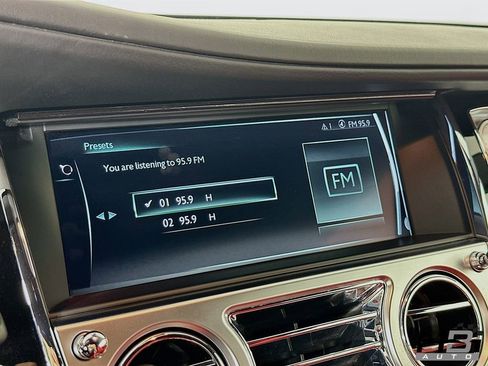 Used 2018 Rolls-Royce Dawn RWD image 12