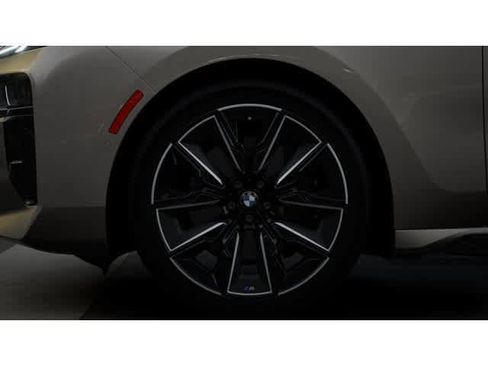 New 2025 BMW i7 xDrive60 image 7