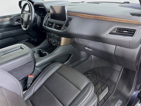 Used 2024 Chevrolet Suburban High Country w/ Advanced Technology Package image 35