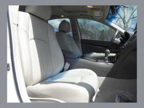 Used 2012 INFINITI G37 x Sedan w/ Premium Pkg image 16