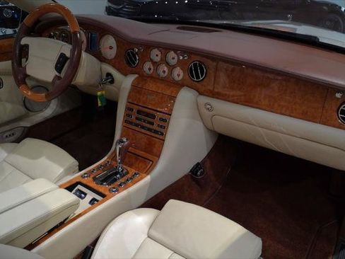 Used 2008 Bentley Azure RWD image 20