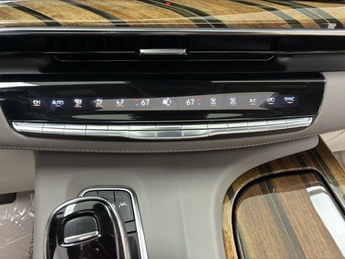 Used 2023 Cadillac Escalade Sport Platinum image 39