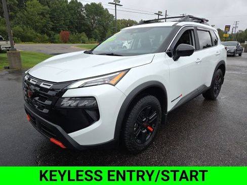 Used 2025 Nissan Rogue SV AWD/4WD image 4