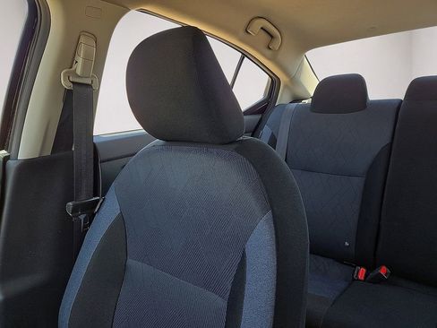 Used 2025 Nissan Versa SV FWD image 28