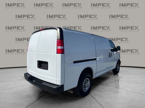 Used 2021 Chevrolet Express 2500 w/ Driver Convenience Package RWD image 5