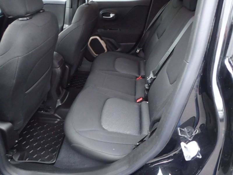 Used 2016 Jeep Renegade Latitude FWD image 10