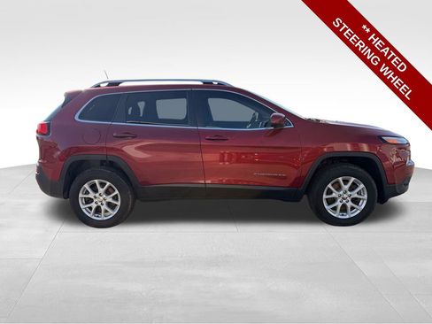 Used 2017 Jeep Cherokee Latitude w/ Cold Weather Group image 8
