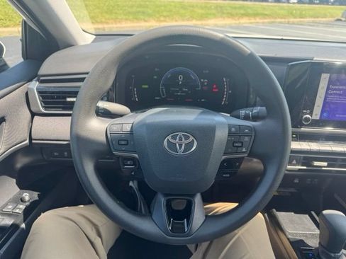 Used 2026 Toyota Camry LE w/ Convenience Package FWD image 19