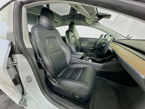 Used 2020 Tesla Model 3 Standard Range image 33