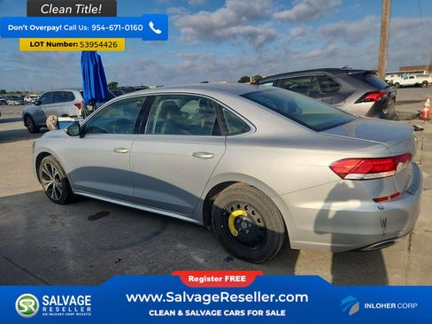 Used 2021 Volkswagen Passat 2.0T SE FWD image 3