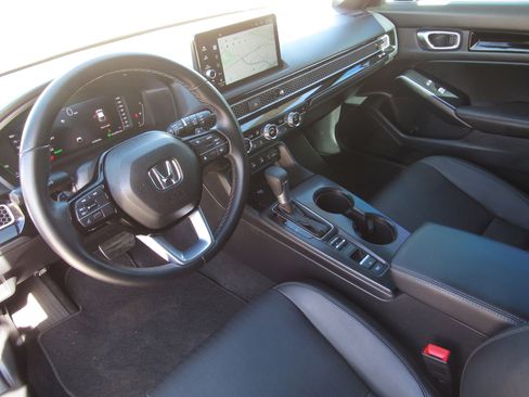 Used 2025 Honda Civic Sport Touring image 15