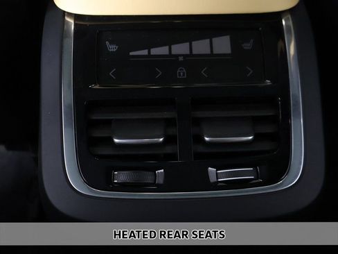 Used 2024 Volvo XC90 B6 Ultimate w/ Protection Package Premier AWD/4WD image 10