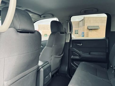 Used 2022 Nissan Frontier SV image 26