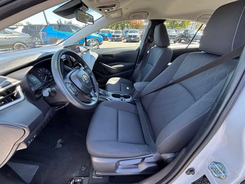 Used 2025 Toyota Corolla LE FWD image 25