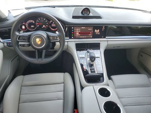 Used 2023 Porsche Panamera RWD image 16