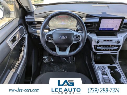 Used 2021 Ford Explorer XLT AWD/4WD image 14
